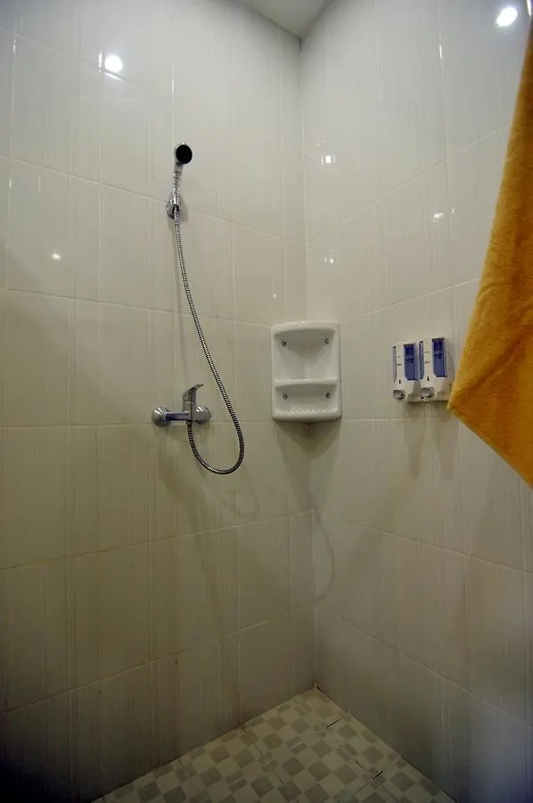 Reddoorz Hostel Near Gwk Main Gate أونغاسان إندونيسيا